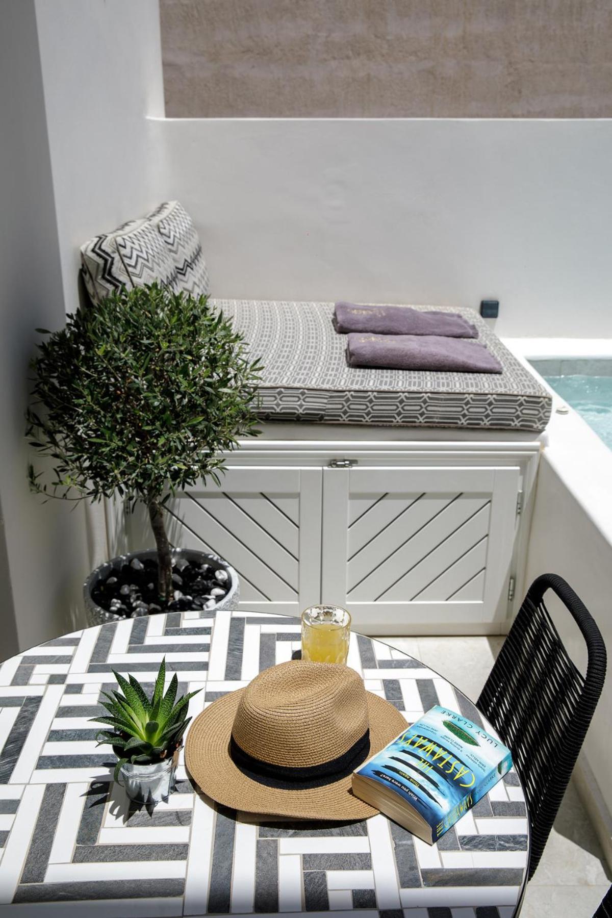 La Madeleine Oia Bed & Breakfast ภายนอก รูปภาพ